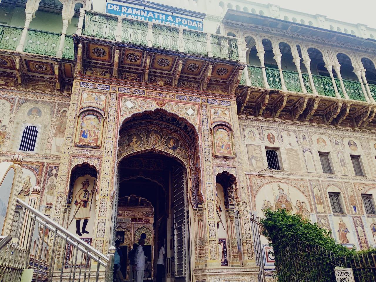 Entrance to Dr. Ramnath A. Podar Haveli Museum 