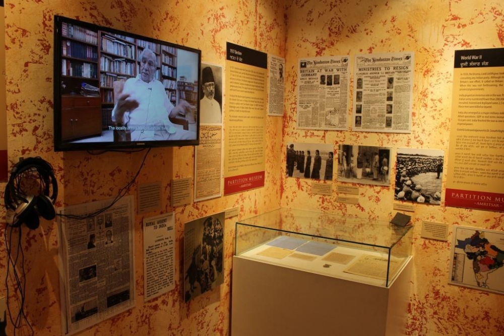 Partition Museum has 15 galleries, covering an area of 17,000 sq. ft, with a wide range of materials such as newspapers, magazines, government documents and photographs showing the migration and refugee camps.